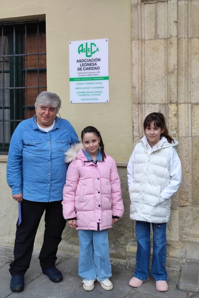 Asleca - niñas sonriendo para la cámara